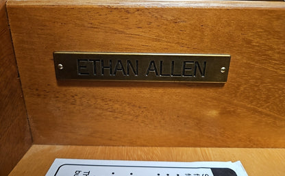 Ethan Allen Pair of 'Melville' Nightstands