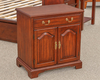 Henkel Harris One Drawer Mahogany Nightstand W/ Two  Doors