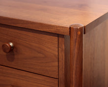 Stickley 'Walnut Grove' 8-Drawer Dresser