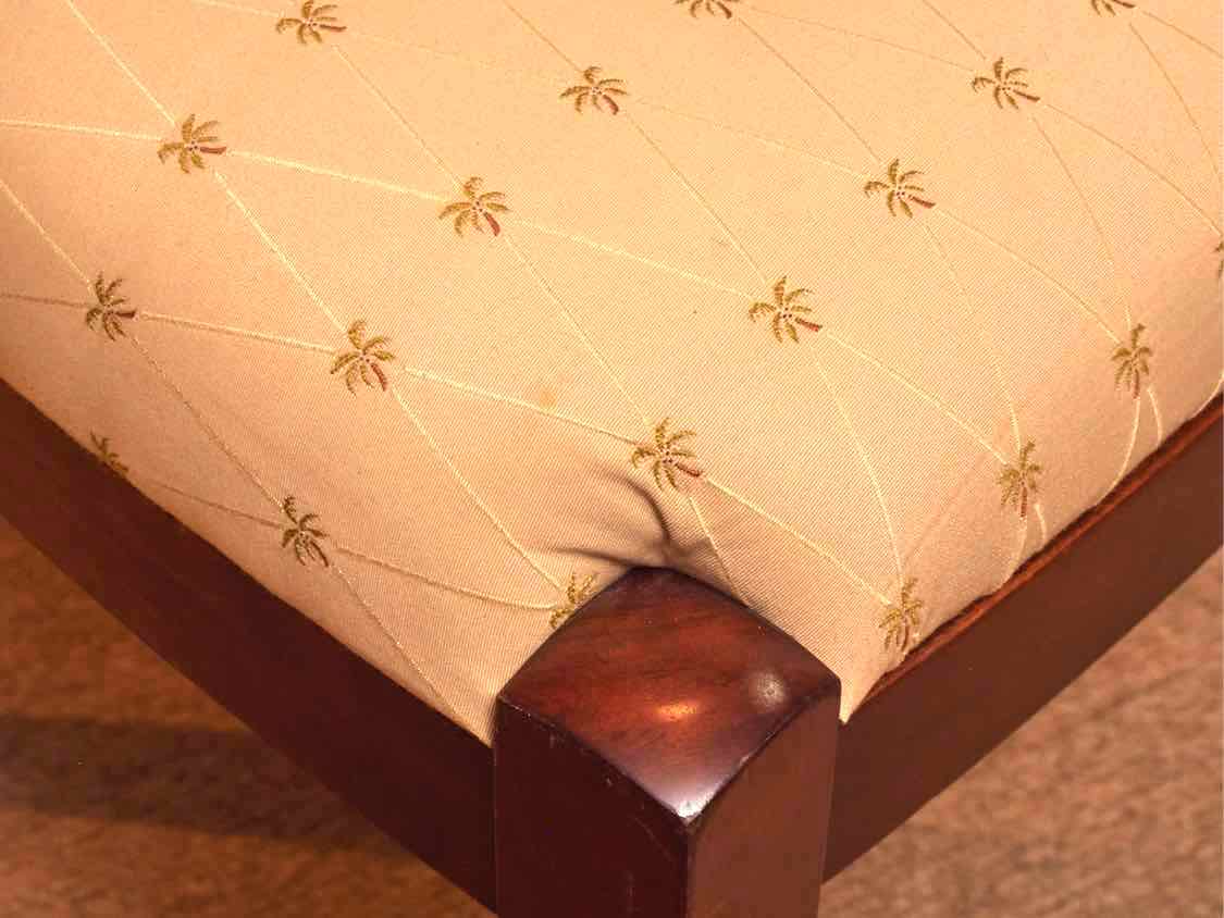 Nichols & Stone Mahogany Oval Dining Table with 6 Sheild Back Side Chairs