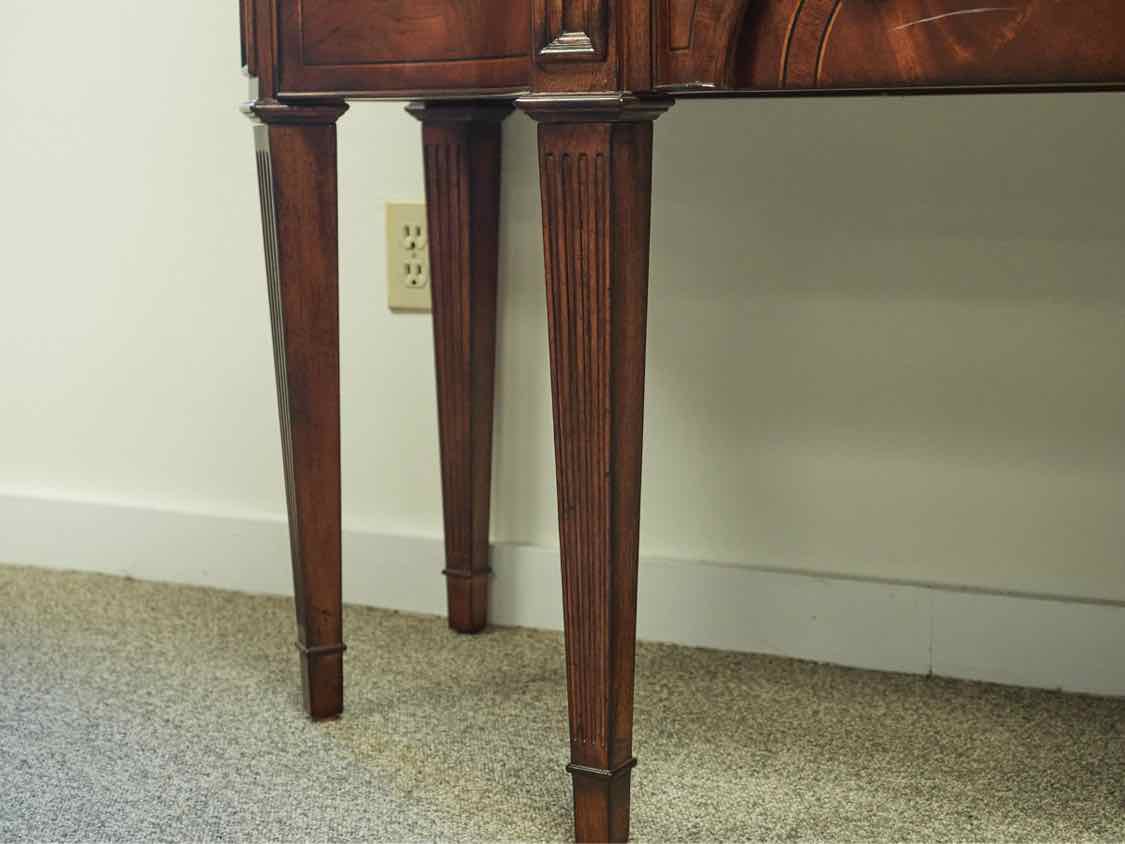 Hickory Chair Co."Historical James River Plantation' Mahogany Server