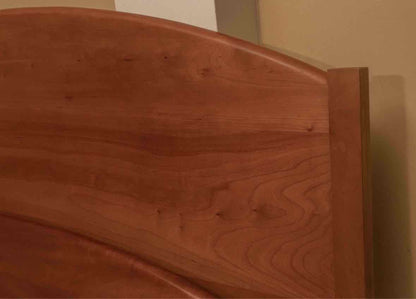 Pompanoosuc Mills Natural Cherry  Queen Bed