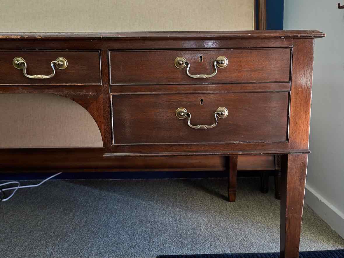 Smith & Watson Mahogany Executive Desk with 4 Drawers