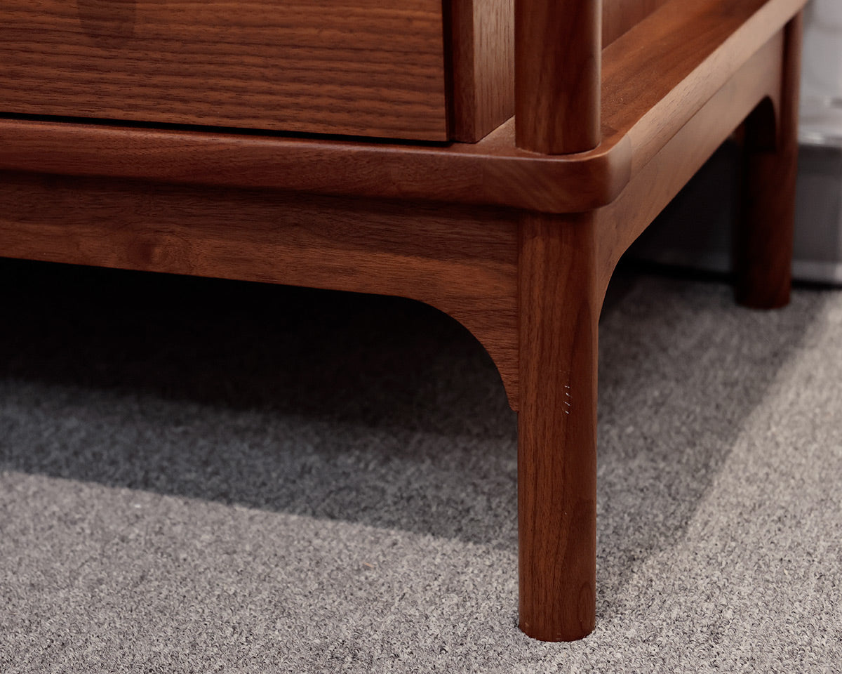 Stickley 'Walnut Grove' 8-Drawer Dresser
