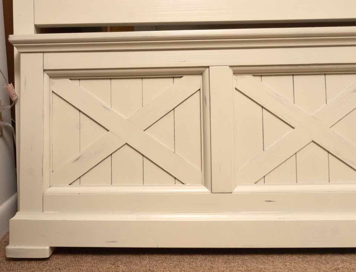 Folio 21  'Hilton Head' Shutter Distressed Ivory King Bed