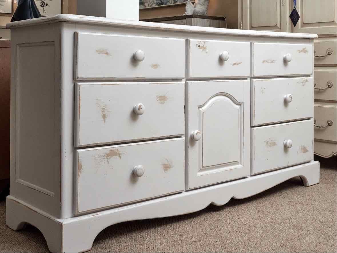 Distressed White Finish Pine 7 Drawer & 1 Door Dresser