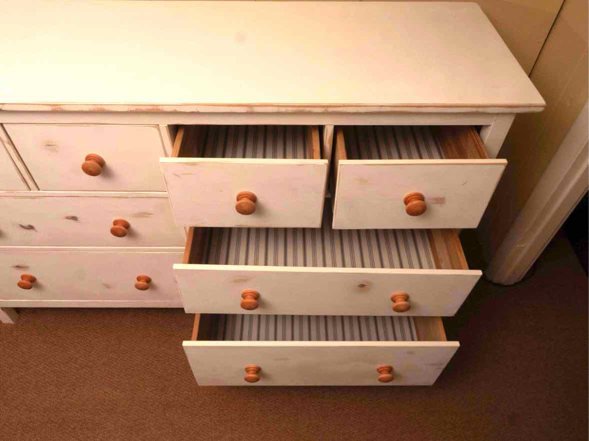 Distressed White Finish Natural Knobs 8 Drawer Dresser