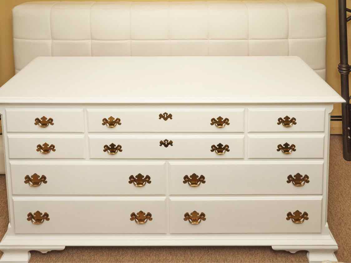 Colonial Furniture Co White Finish Triple 10 Drawer Dresser