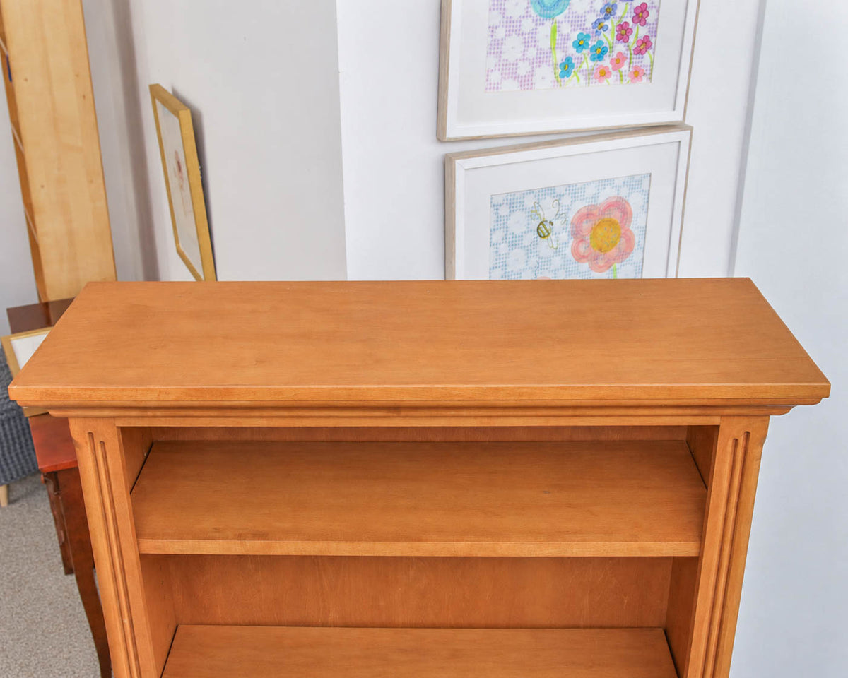 Maple Adjustable Four Shelf Bookcase W/ Reeded   Sides
