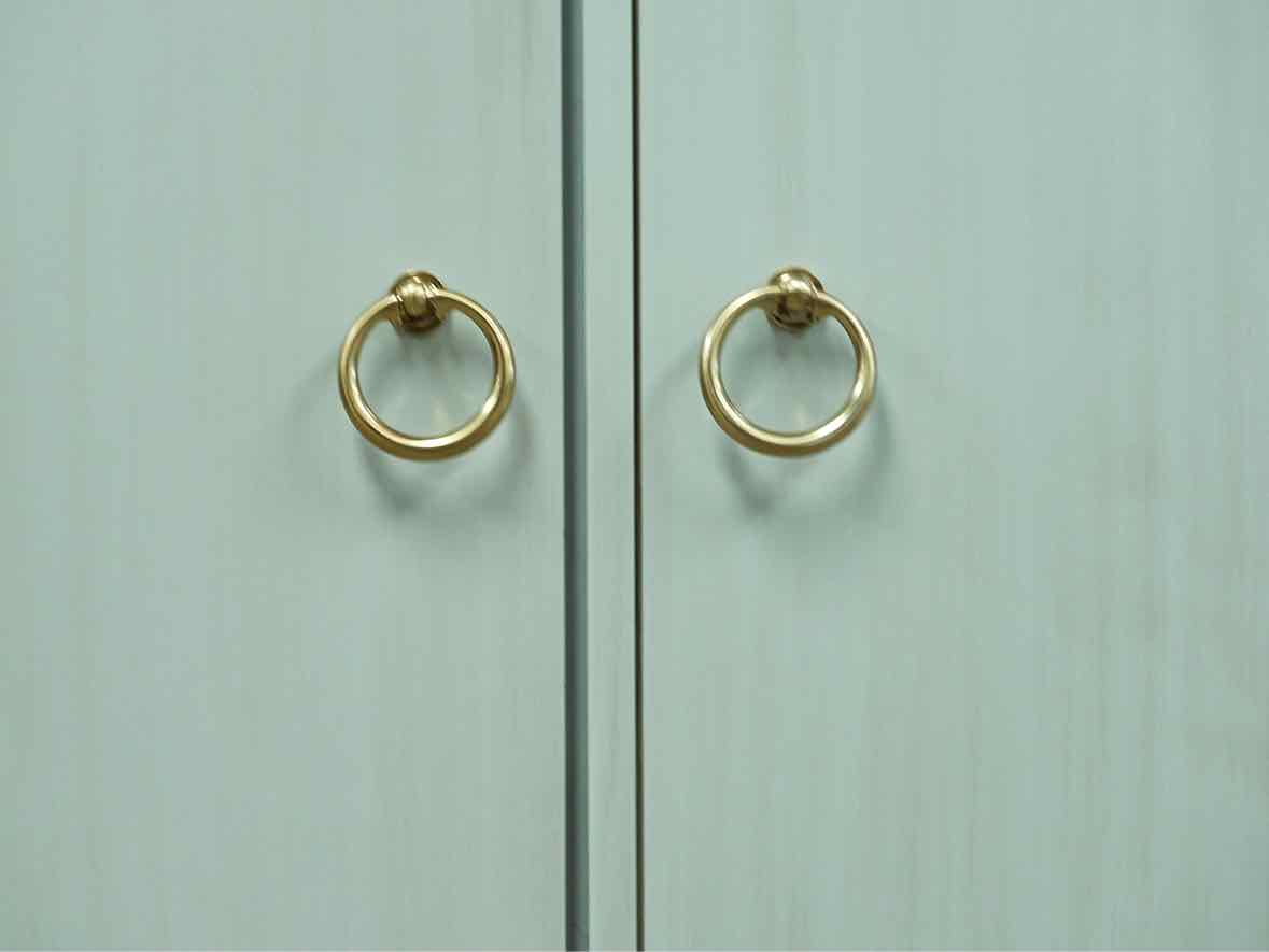 Gat Creek Tomlin Glass Cabinet Hand Glazed in Light Rain w/ Satin Knob & Pull