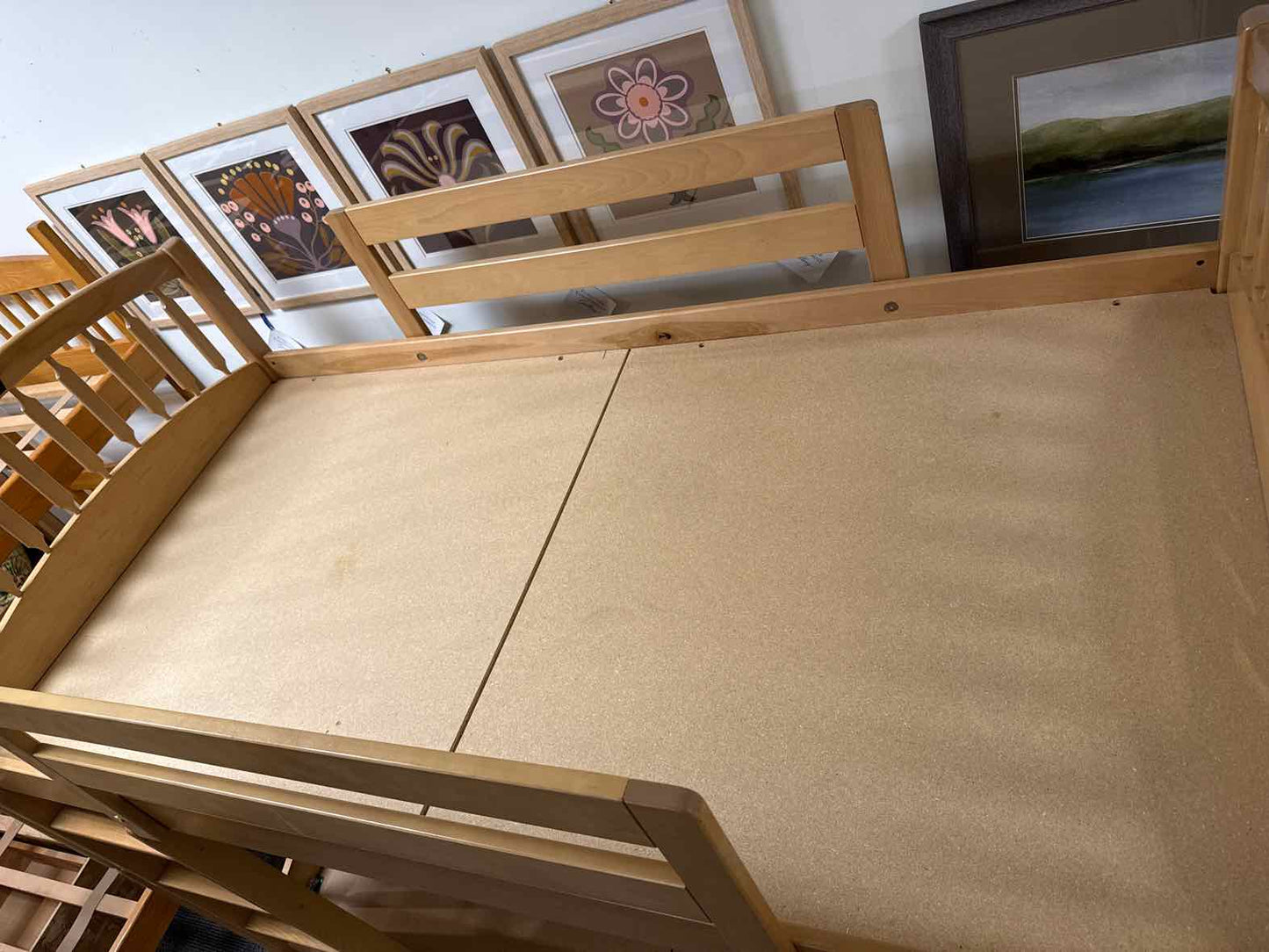 Ragazzi Twin Bed w/ Trundle Set