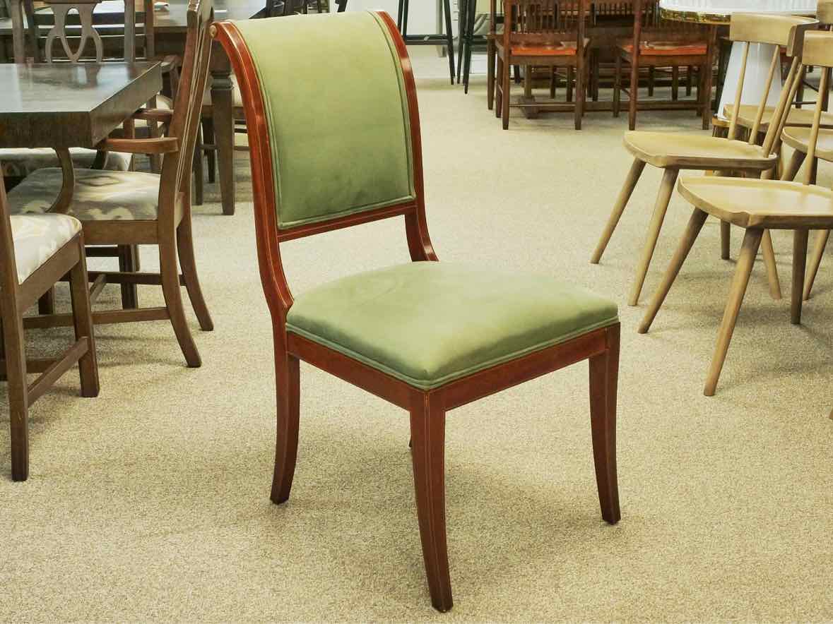 Kindel Mahogany "Kent" Georgian Chippendale Style  Dining Table with 8 Chairs