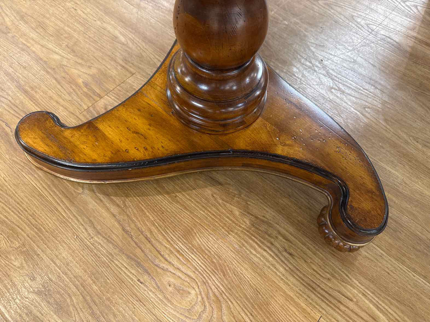 Sherrill Furniture Pedestal Accent Table