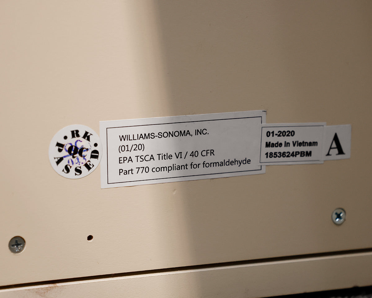 Painted Antique White Project Island With Two Stools