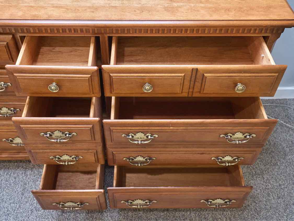 Bassett Maple 9 DrawerTriple  Dresser