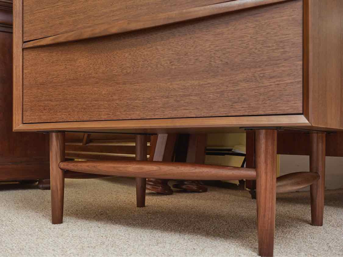 Article Lenia Walnut 4 Drawer Chest