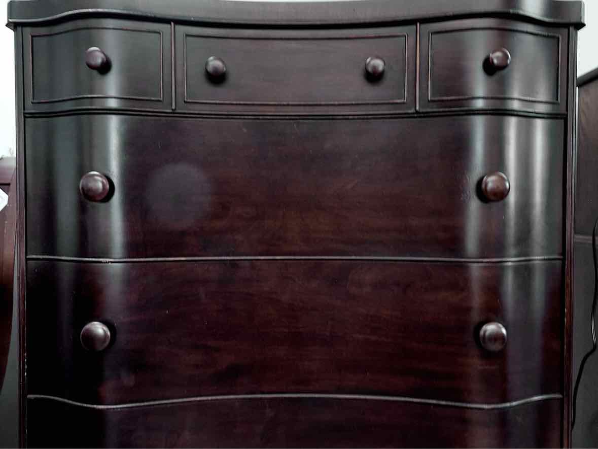 Mahogany Serpentine 5 Drawer Chest