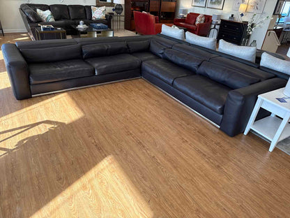 Cierre 'Symphony' Italian Leather Sectional