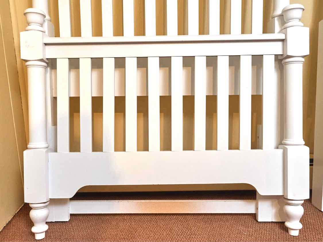 Pair Of White Finish Slat Back Twin Beds Includes Siderails & Slats