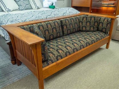 Stickley 'Prairie Spindle Settle' Sofa