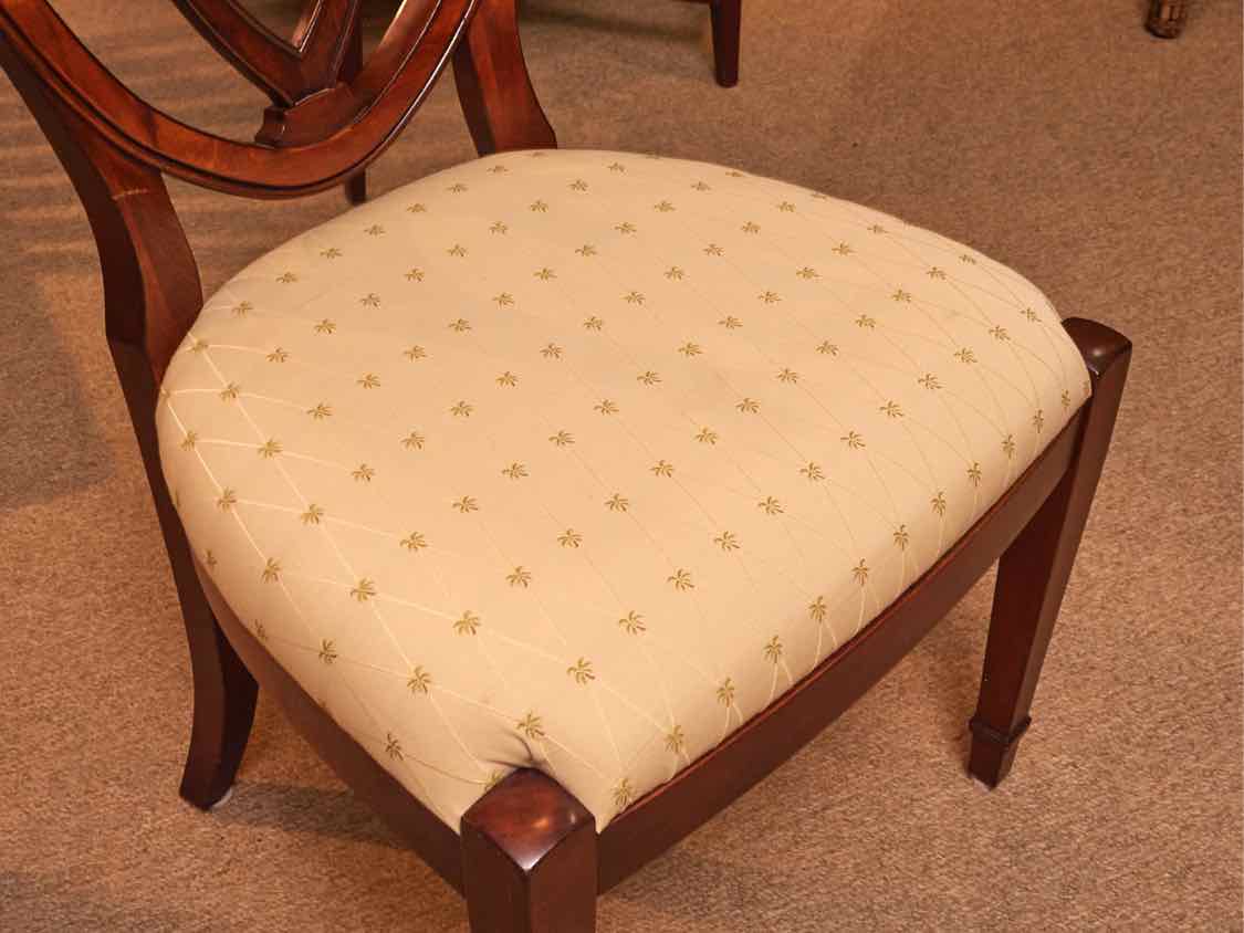 Nichols & Stone Mahogany Oval Dining Table with 6 Sheild Back Side Chairs