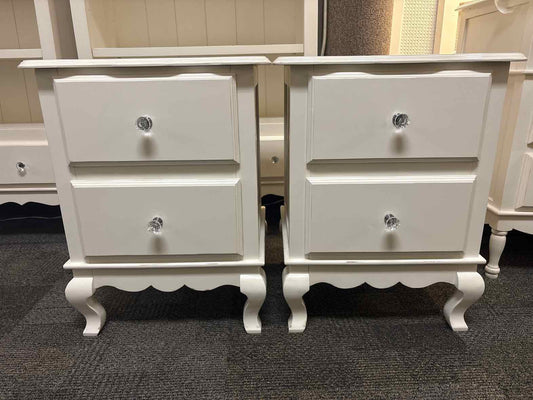Pair of Newport Cottages 'Hilary' Nightstands