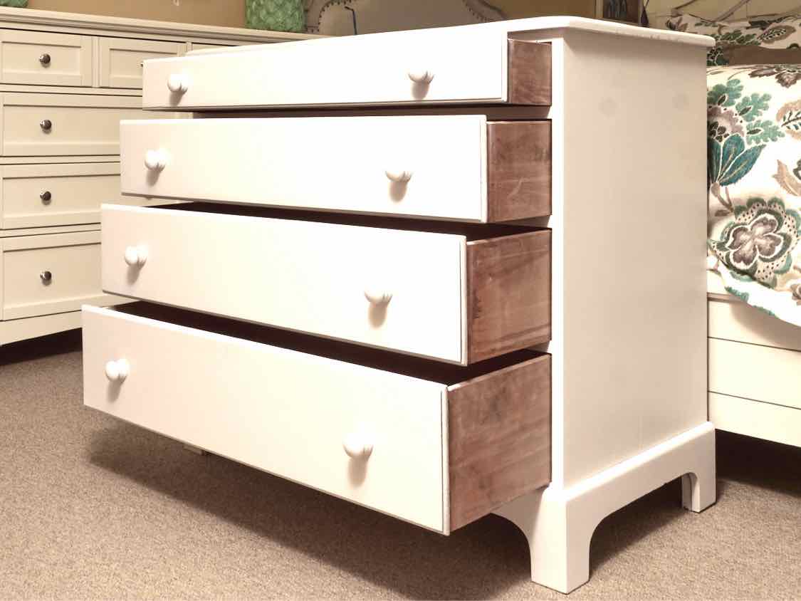 'Sea Foam White' Finish 4 Drawer Chest