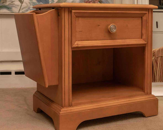 Pulaski Maple Occasional  Side Table with Magazine Rack