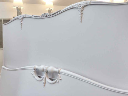Full Size Rosette Carved Bed