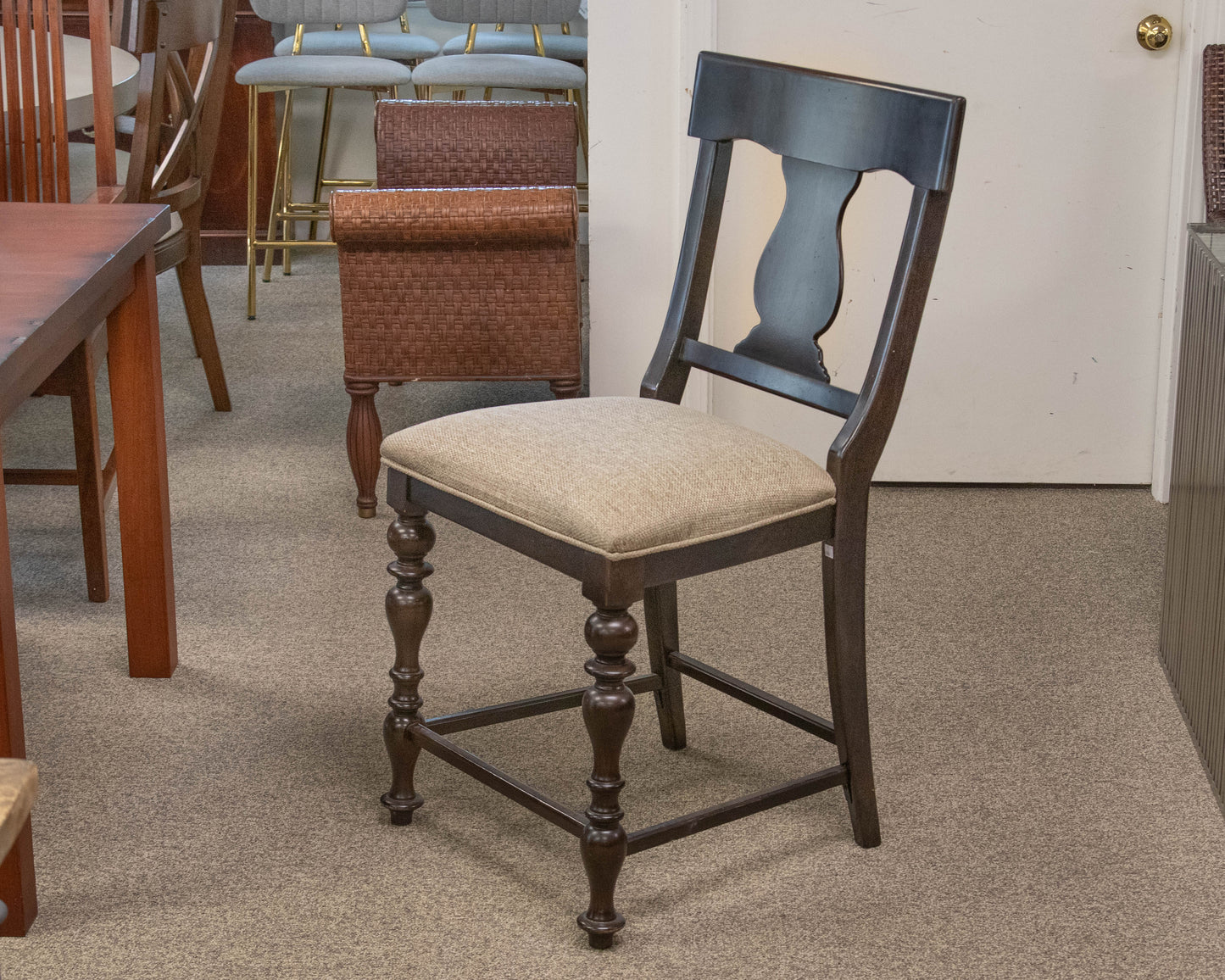 Set of 4 Universal Furniture Splat Back Counter Stools in Tobacco Finish