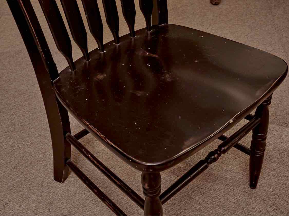 Maple Top Distressed  Black Finish Turned Legs Dining Table & 6 Chairs