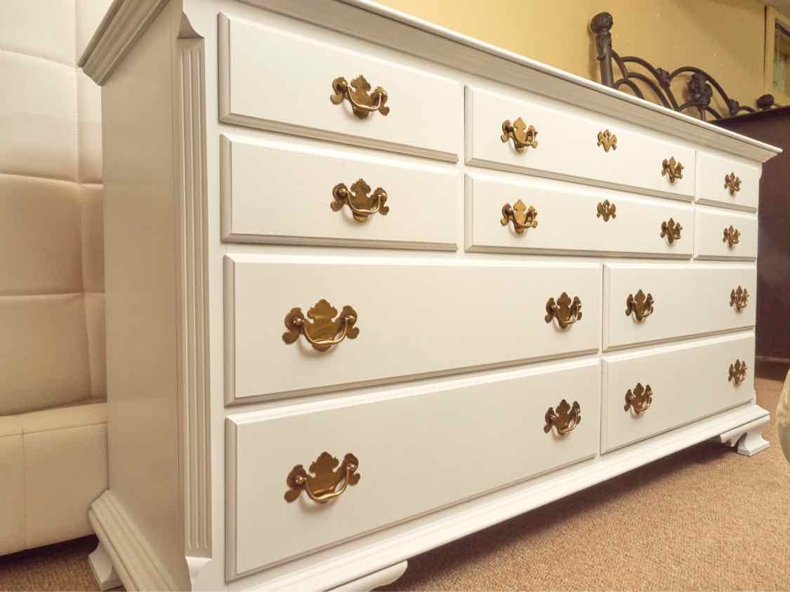 Colonial Furniture Co White Finish Triple 10 Drawer Dresser