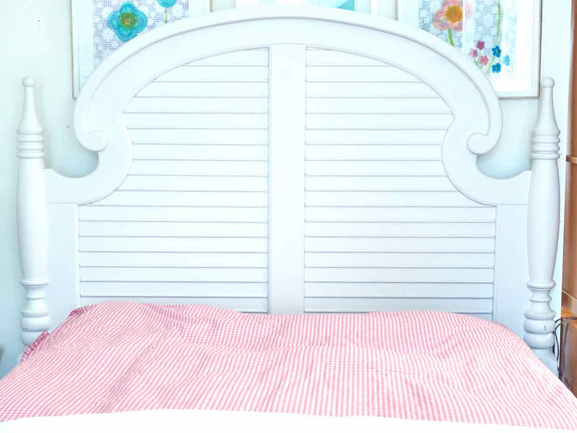 White Four Post Bed with Shutter Detail Headboard