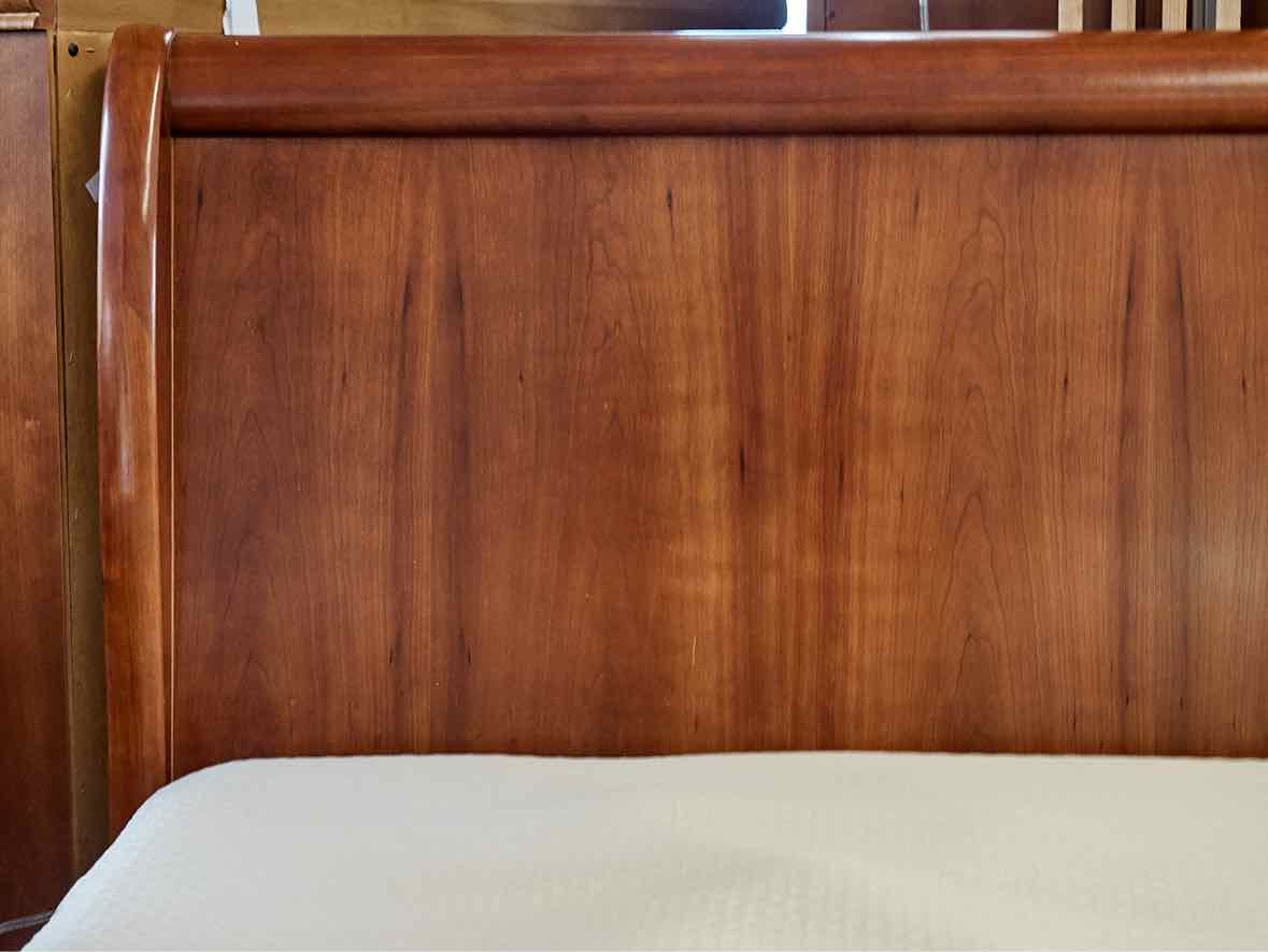Stanley Cherry King Sleigh Bed
