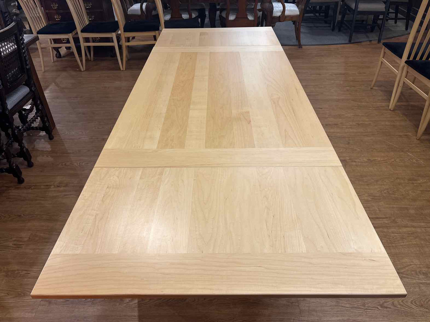 Gangso Mobler Maple Extension Dining Table