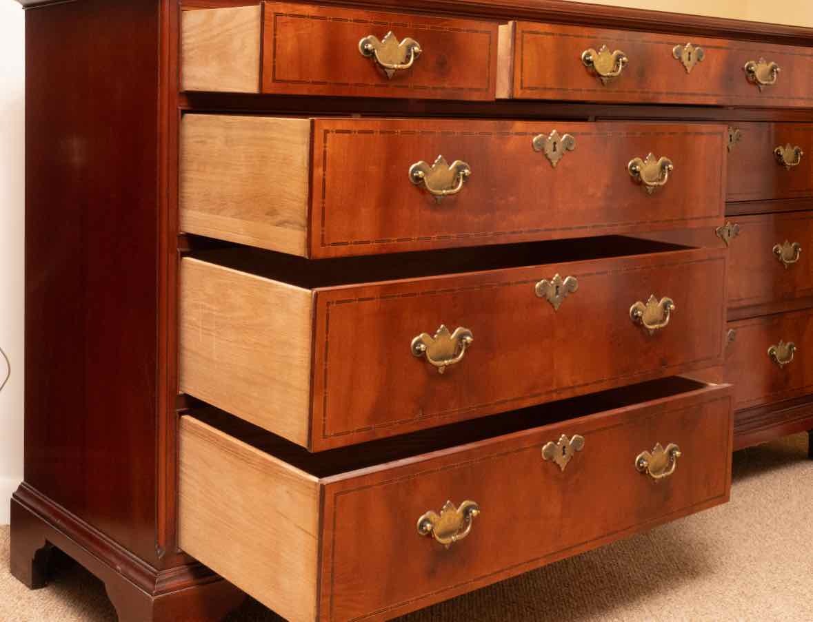 Hickory Chair Mahogany 9 Drawer Triple Dresser with 9 Drawers