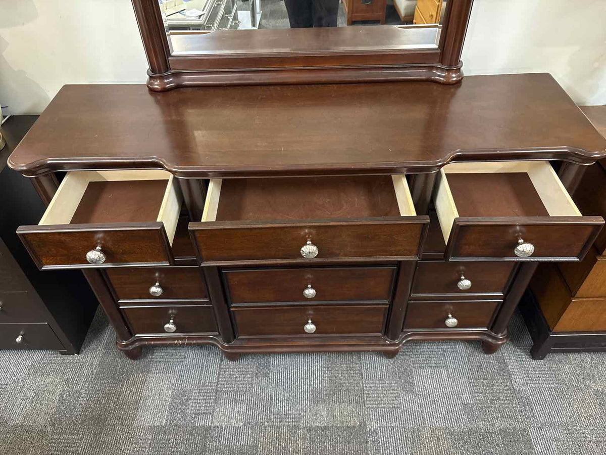 Hamilton 12 Drawer Dresser w/Mirror