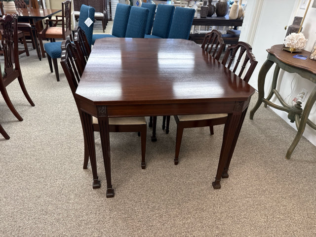 Grand Rapids Mahogany Dining Table & Set of Four Wheatsheaf Back Dining Chairs
