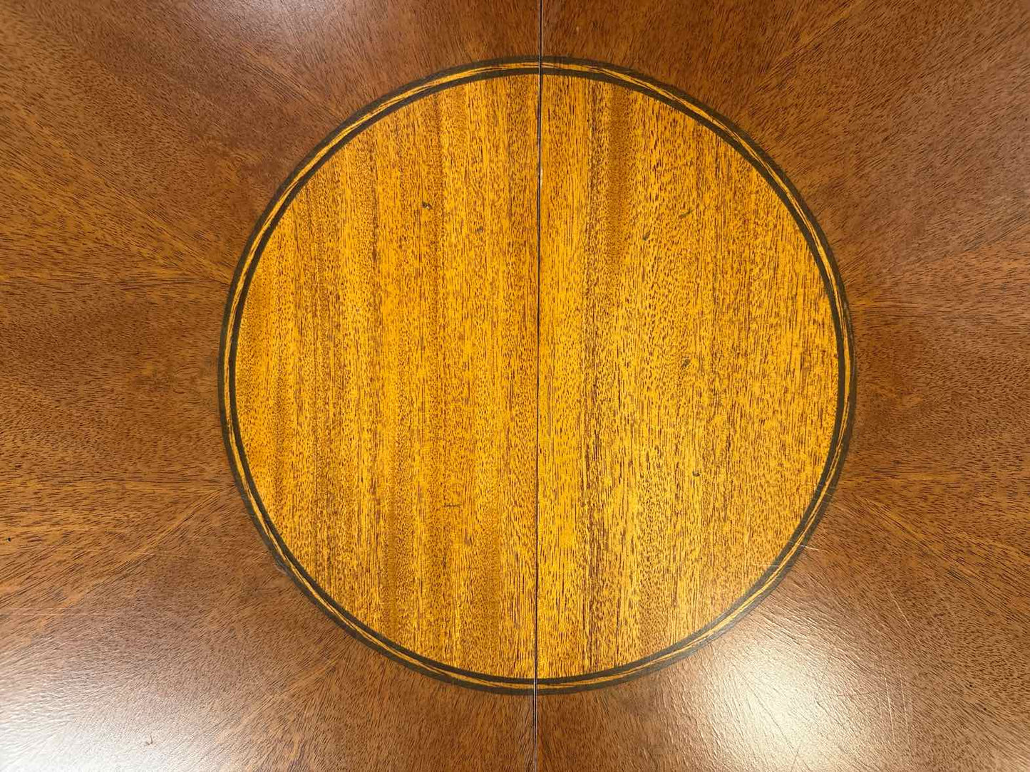 Ethan Allen 'Townhouse' Round Mahogany Dining Table