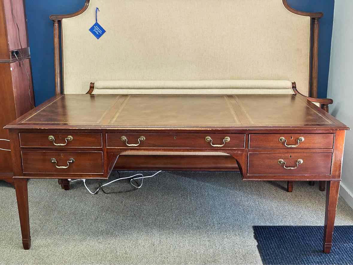 Smith & Watson Mahogany Executive Desk with 4 Drawers