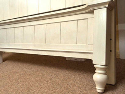 Basset Ivory Finish Vertical Slat Queen Bed