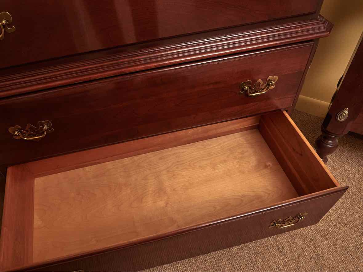 Ethan Allen  Cherry Georgian Style 5 Over 2 Drawer Brass Handles Chest