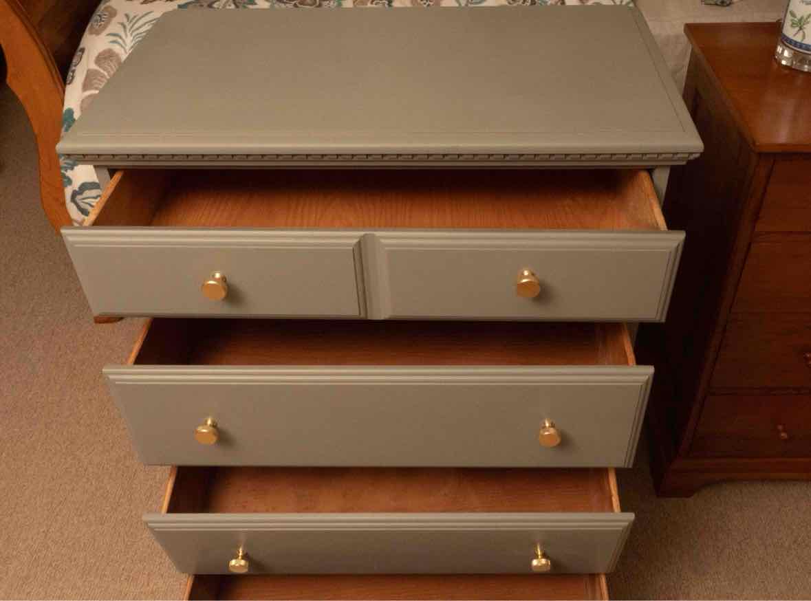 Eucalyptus Green Finish 4 Drawer Chest with Dental Molding Trim