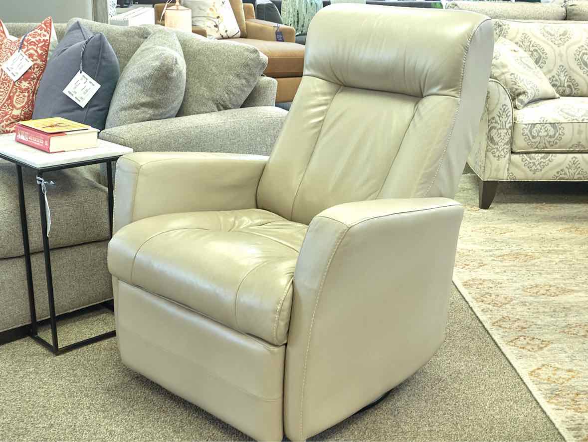Palliser 'Banff II' Power Swivel Recliner
