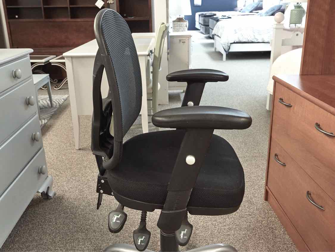 Adjustable Black Mesh Office Chair