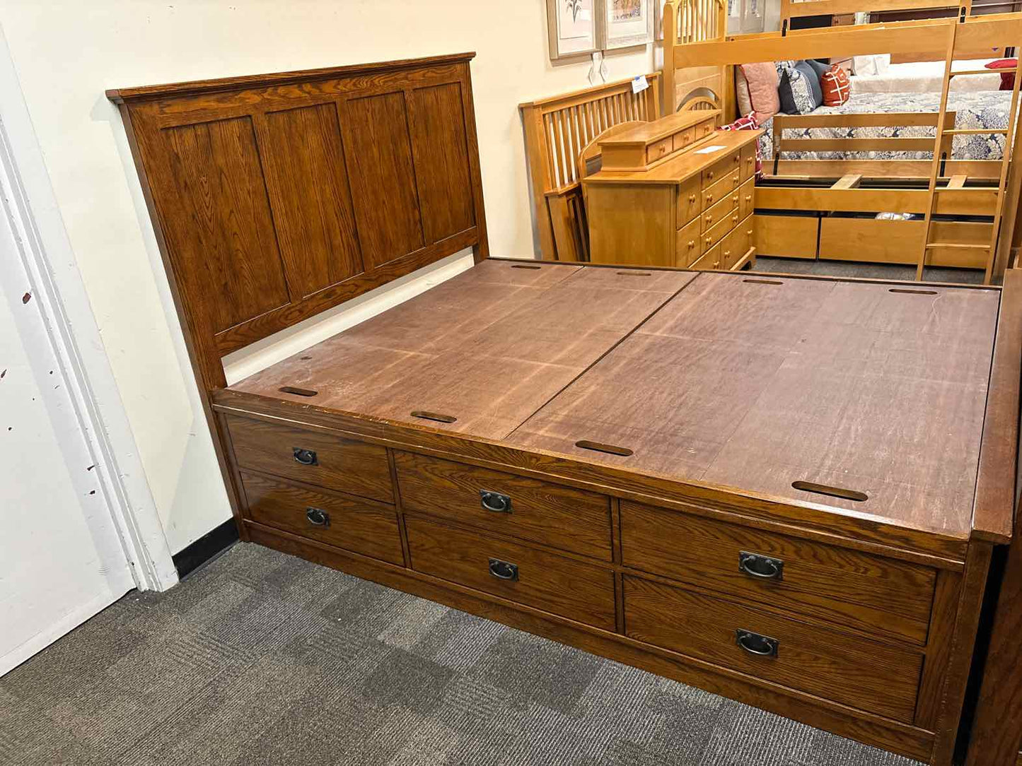 Intercon Furniture Oak Park Queen Storage Bed