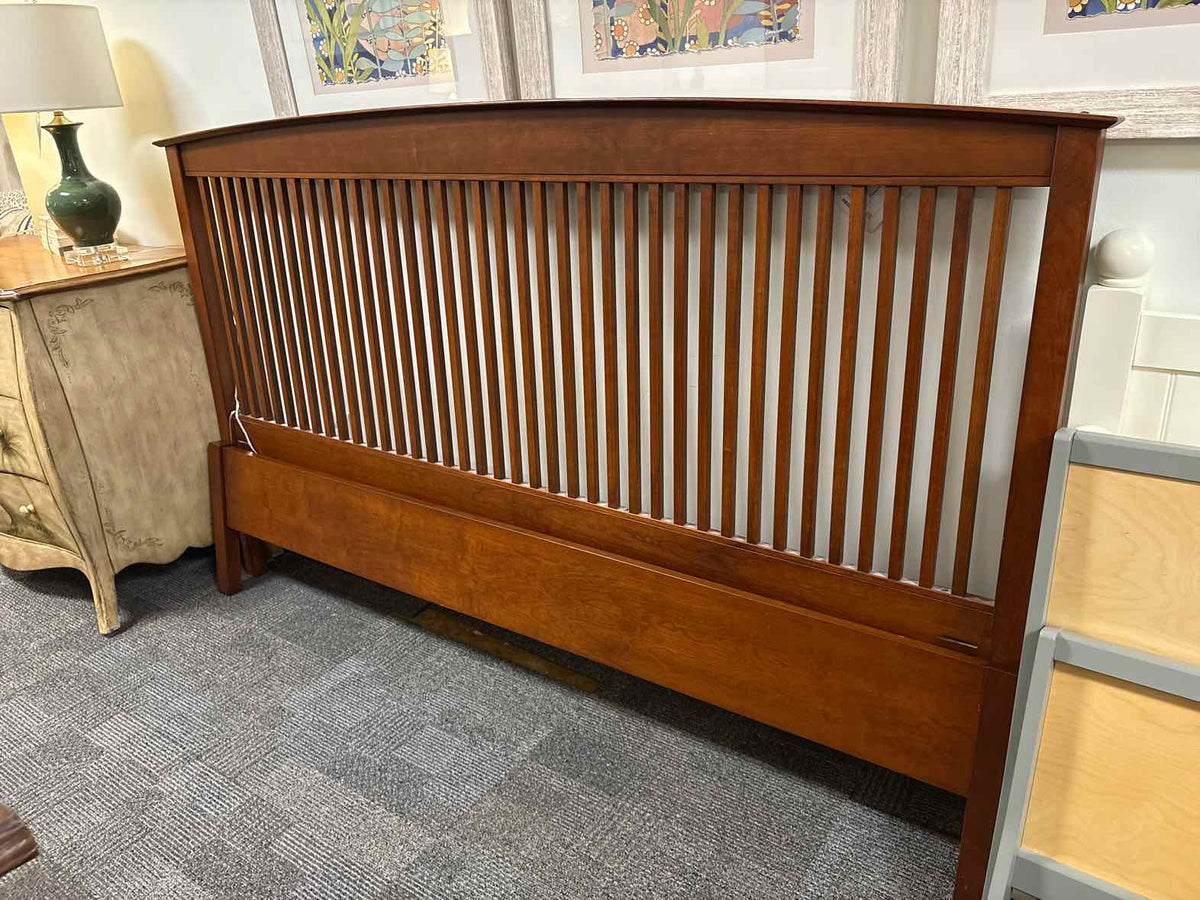 Boston Interiors Cherry Shaker Arched King Bed