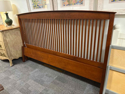 Boston Interiors Cherry Shaker Arched King Bed