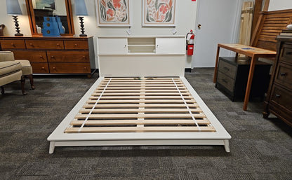 Pottery Barn White Lacquer Queen Bed