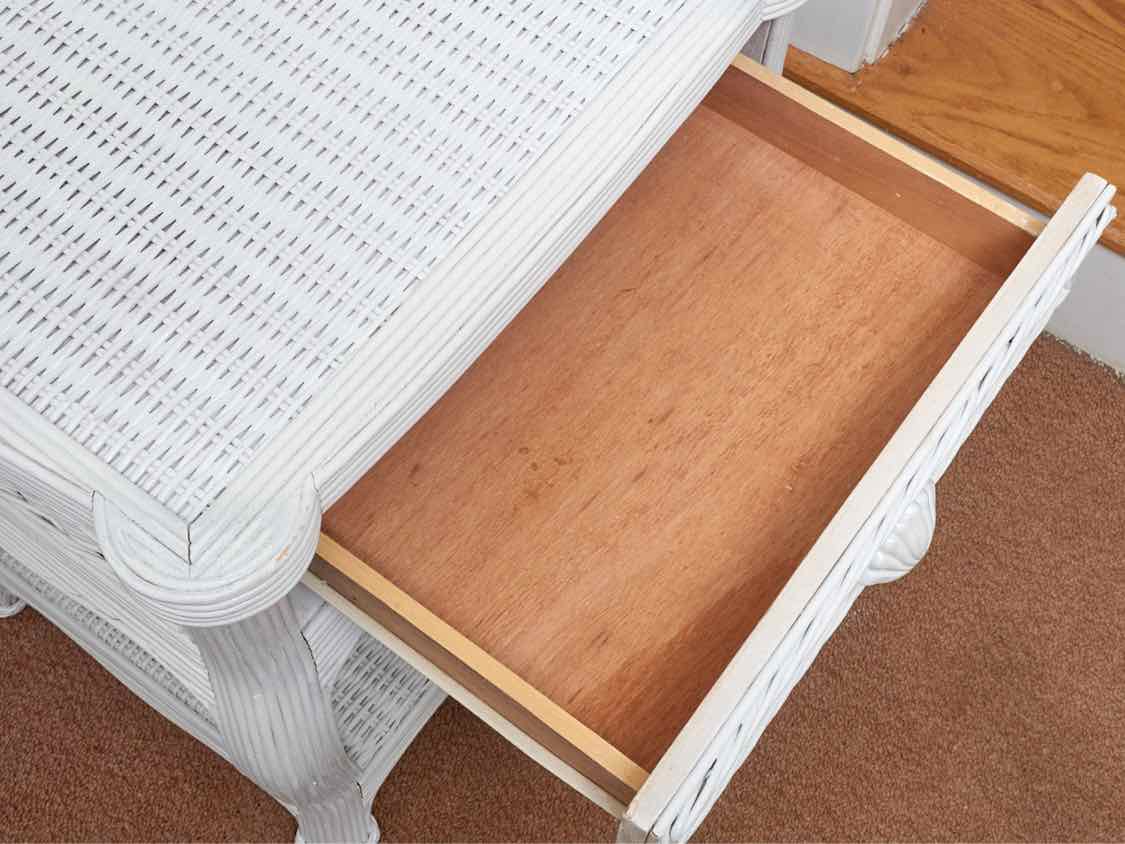 White Wicker 1 Drawer & Shelf Shell Accent Knob Nightstand